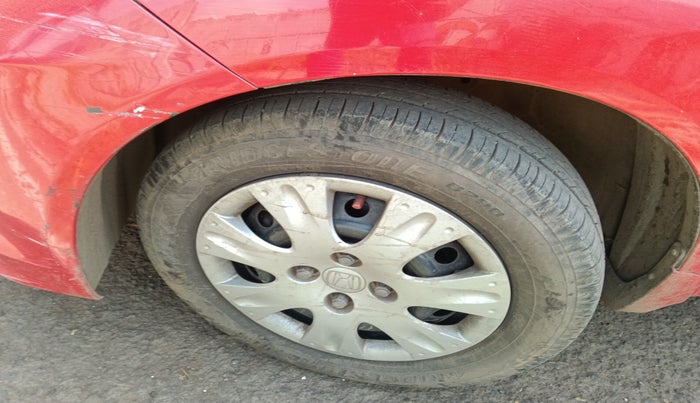 2015 Honda Brio S MT, Petrol, Manual, 60,049 km, tyre