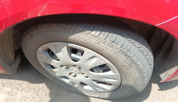 2015 Honda Brio S MT, Petrol, Manual, 60,049 km, tyre