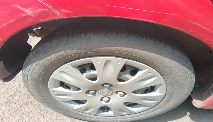 2015 Honda Brio S MT, Petrol, Manual, 60,049 km, tyre