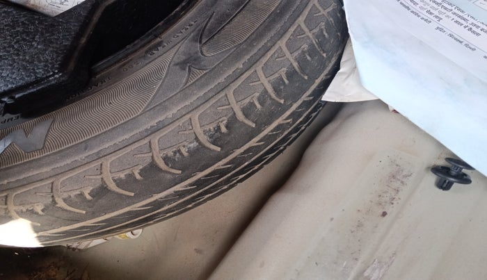 2016 Maruti Celerio ZXI AMT, Petrol, Automatic, 1,14,951 km, tyre