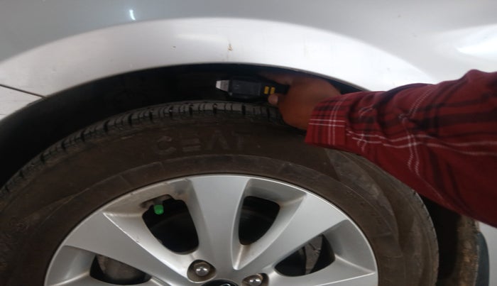 2015 Hyundai Verna FLUIDIC 4S 1.6 VTVT S, Petrol, Manual, 37,570 km, tyre