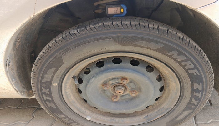 2011 Nissan Sunny XL, Petrol, Manual, 65,217 km, tyre