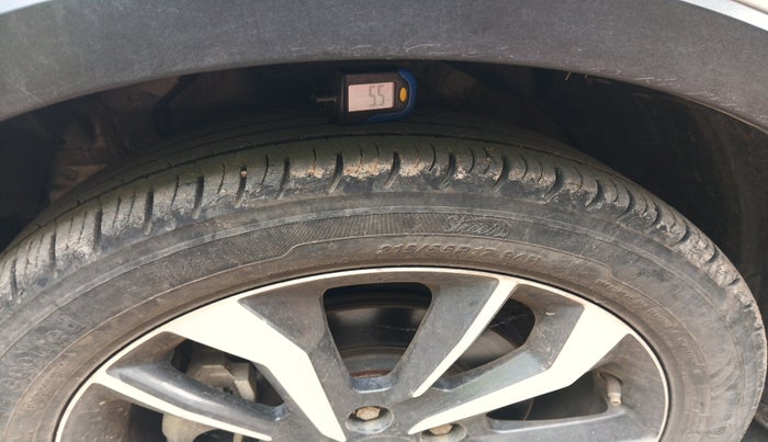 2020 Mahindra XUV300 W8 (O) 1.2 PETROL, Petrol, Manual, 19,762 km, tyre