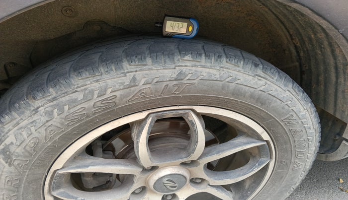 2014 Mahindra XUV500 W6, Diesel, Manual, 1,32,074 km, tyre