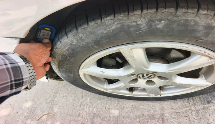 2014 Volkswagen Vento HIGHLINE DIESEL 1.6, Diesel, Manual, 1,45,741 km, tyre