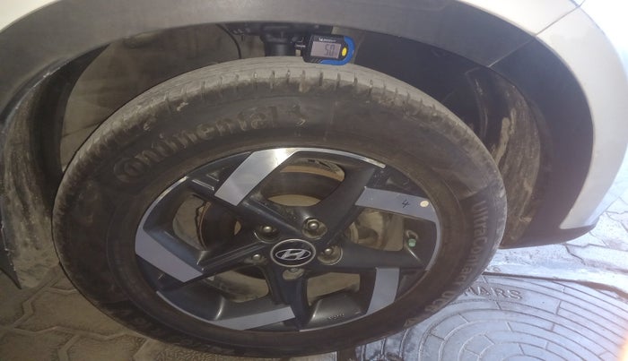 2019 Hyundai VENUE SX PLUS 1.0 TURBO DCT, Petrol, Automatic, 74,450 km, tyre