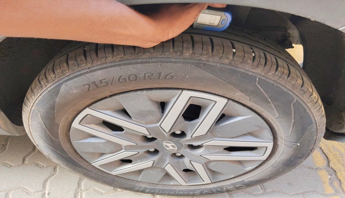 2024 Hyundai VENUE Executive 1.0 Turbo MT, Petrol, Manual, 4,288 km, tyre