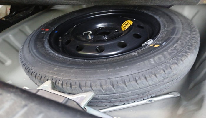 2023 Maruti Dzire ZXI CNG, Petrol, Manual, 45,961 km, tyre