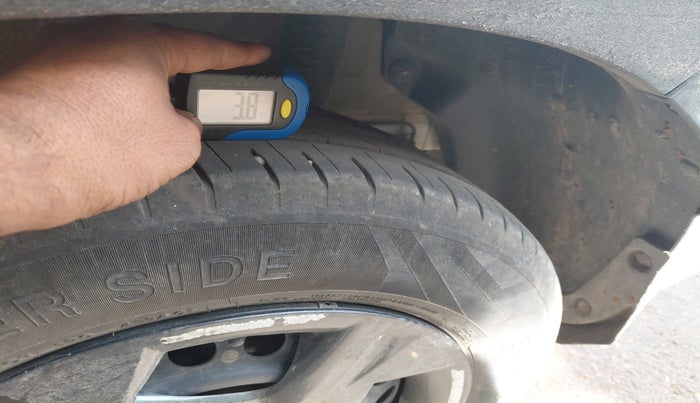 2024 Hyundai VENUE S 1.2, Petrol, Manual, 29,825 km, tyre