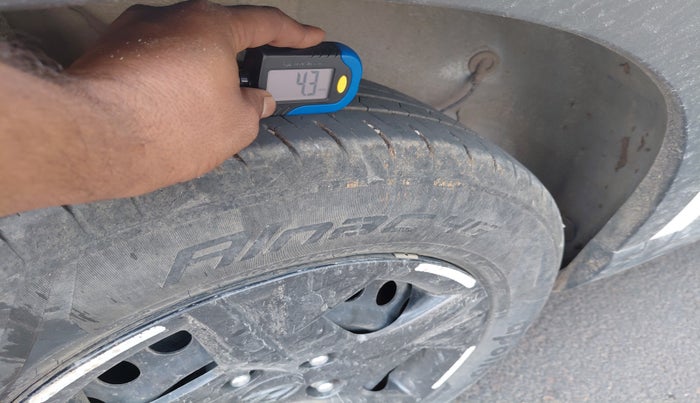 2024 Hyundai VENUE S 1.2, Petrol, Manual, 29,825 km, tyre