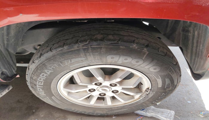 2017 Mahindra TUV300 T8 DUAL TONE, Diesel, Manual, 60,775 km, tyre