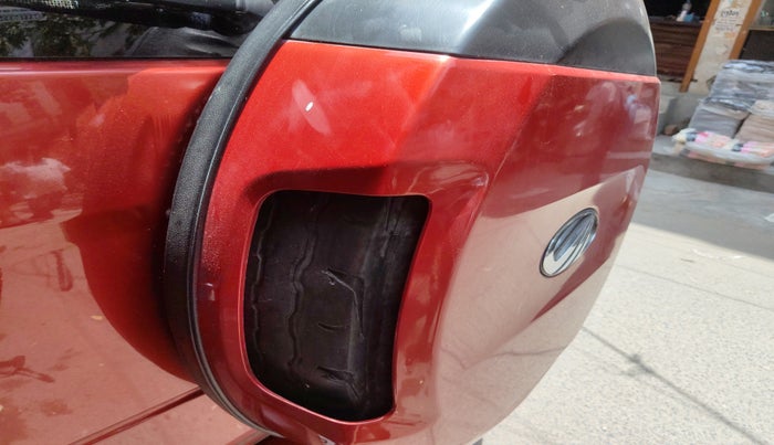 2017 Mahindra TUV300 T8 DUAL TONE, Diesel, Manual, 60,775 km, tyre