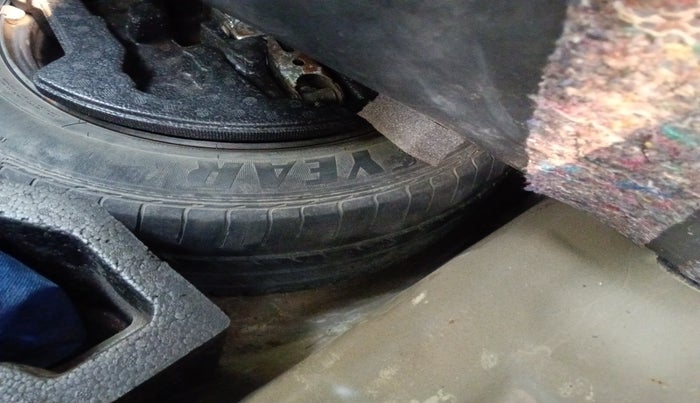 2015 Maruti Ciaz VXI+, Petrol, Manual, 1,01,555 km, tyre