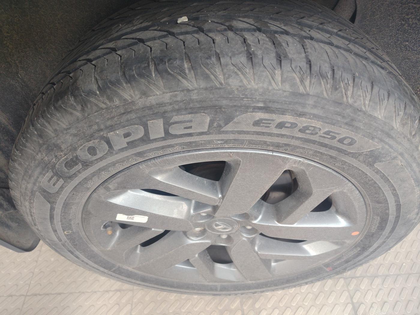 2021 Tata Safari XT PLUS, Diesel, Manual, 20,607 km, tyre