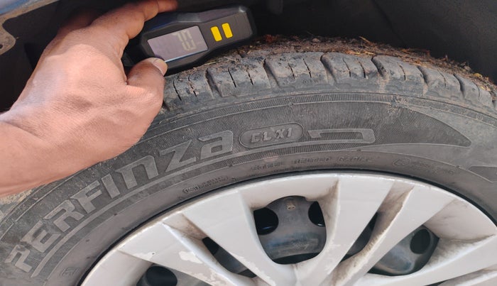 2011 Maruti SX4 VDI, Diesel, Manual, 2,32,711 km, tyre