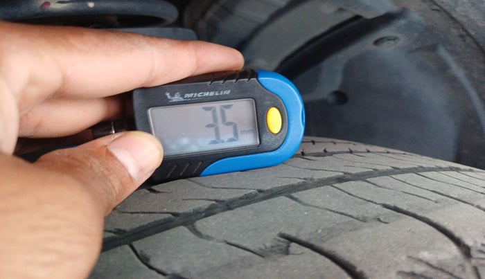 2024 Maruti Invicto ALPHA PLUS 7 STRONG HYBRID , Hybrid, Automatic, 38,730 km, tyre