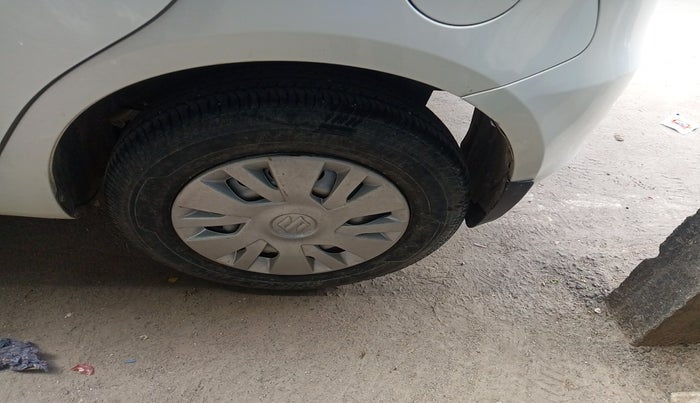 2017 Maruti Swift LXI (O), Petrol, Manual, 48,216 km, tyre