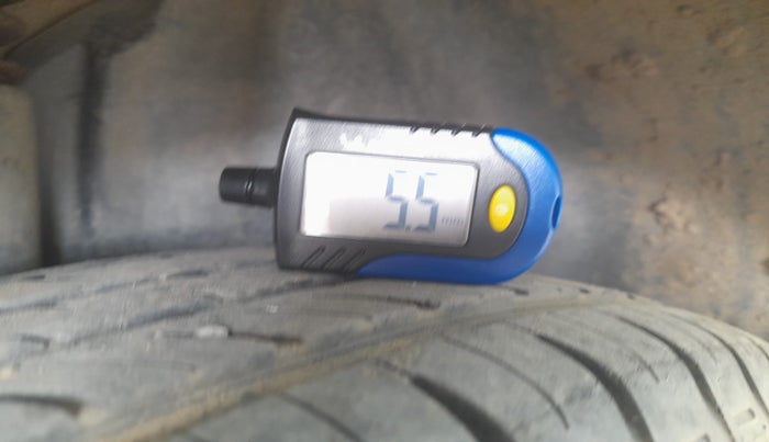 2010 Volkswagen Vento TRENDLINE DIESEL 1.6, Diesel, Manual, 1,38,340 km, tyre