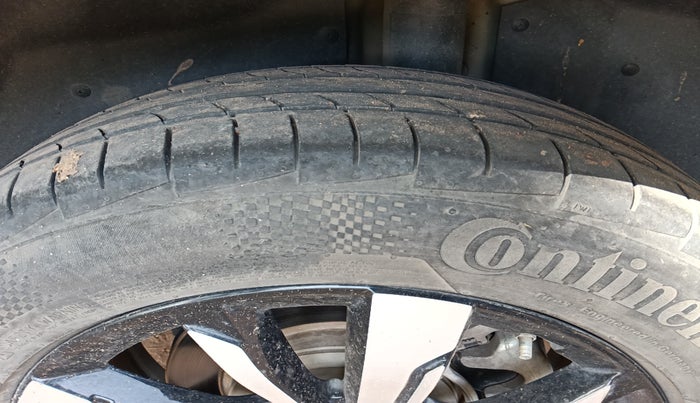 2020 MG HECTOR PLUS SHARP 1.5 PETROL TURBO DCT 6-STR, Petrol, Automatic, 56,881 km, tyre