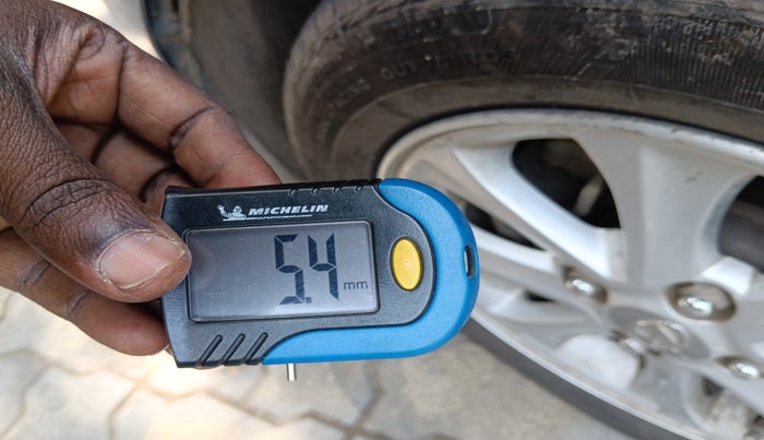 2013 Hyundai Grand i10 ASTA AT 1.2 KAPPA VTVT, Petrol, Automatic, 64,203 km, tyre