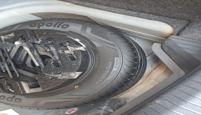 2017 Volkswagen Ameo HIGHLINE PLUS 1.5L 16 ALLOY, Diesel, Manual, 96,491 km, tyre