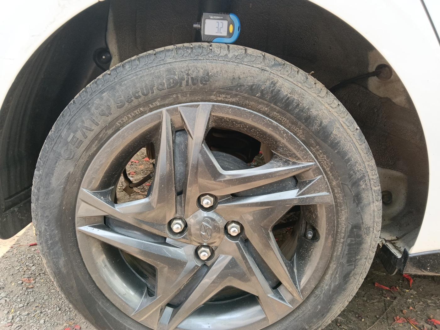 2023 Hyundai NEW I20 Sportz 1.2 IVT, Petrol, Automatic, 33,000 km, tyre