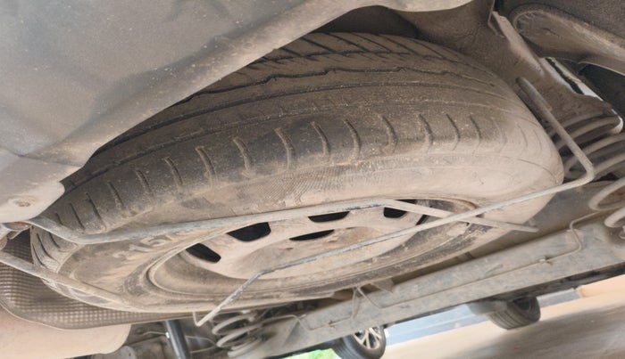 2014 Renault Duster 85 PS RXL PLUS DIESEL, Diesel, Manual, 1,66,282 km, tyre