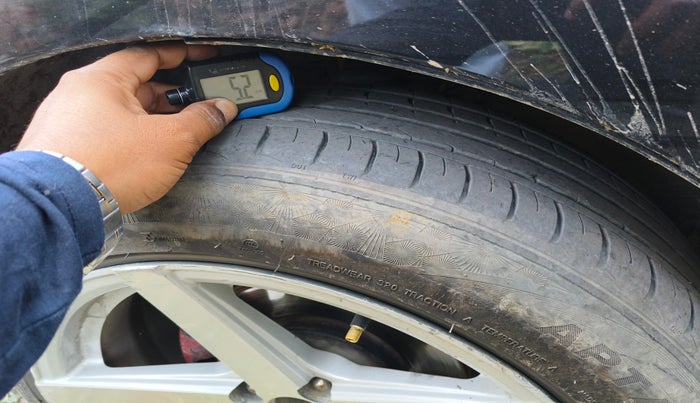 2016 Hyundai Elite i20 SPORTZ 1.4 CRDI, Diesel, Manual, 1,56,909 km, tyre