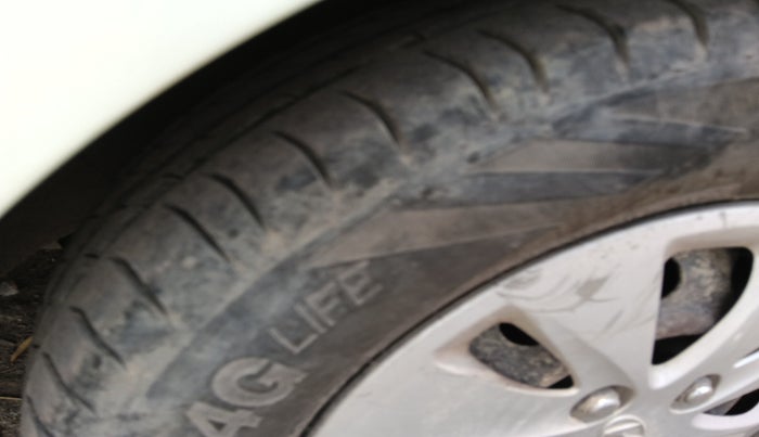 2010 Hyundai i10 MAGNA 1.2, Petrol, Manual, 1,31,489 km, tyre