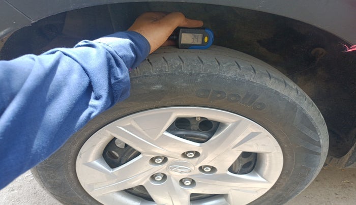 2023 Hyundai VENUE S(O) 1.2, Petrol, Manual, 20,400 km, tyre