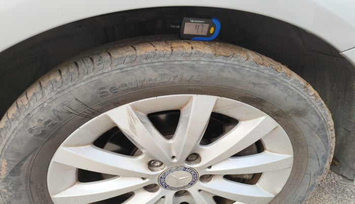 2013 Mercedes Benz B Class B180, Diesel, Automatic, 76,858 km, tyre