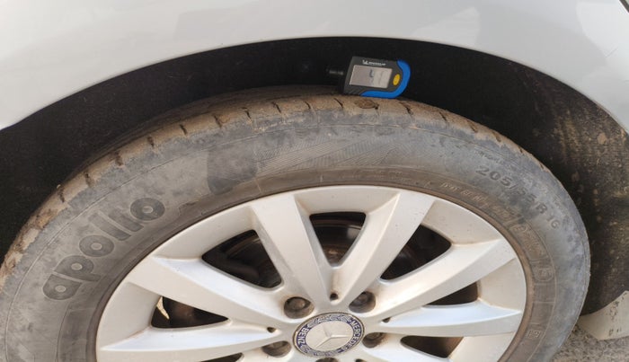 2013 Mercedes Benz B Class B180, Diesel, Automatic, 76,858 km, tyre