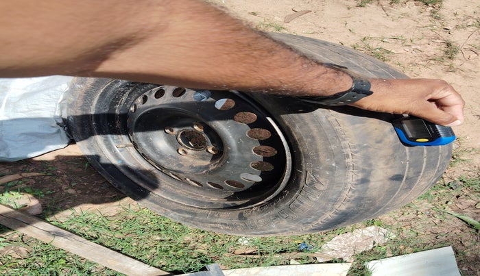 2013 Renault Scala RXZ PETROL AT, Petrol, Automatic, 1,08,150 km, tyre