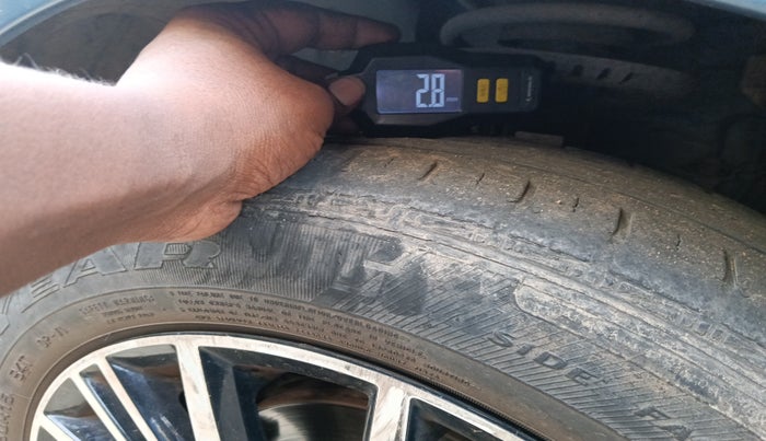 2017 Volkswagen Vento ALLSTAR 1.5, Diesel, Manual, 1,00,244 km, tyre