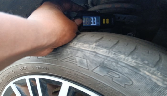 2017 Volkswagen Vento ALLSTAR 1.5, Diesel, Manual, 1,00,244 km, tyre