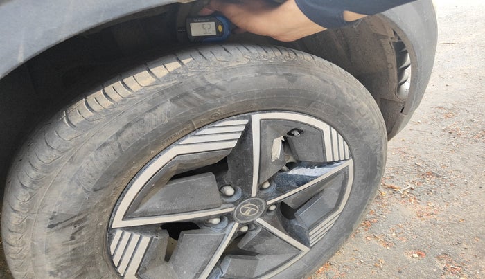 2024 Tata NEXON CREATIVE + SUNROOF 1.5 DIESEL, Diesel, Manual, 23,523 km, tyre