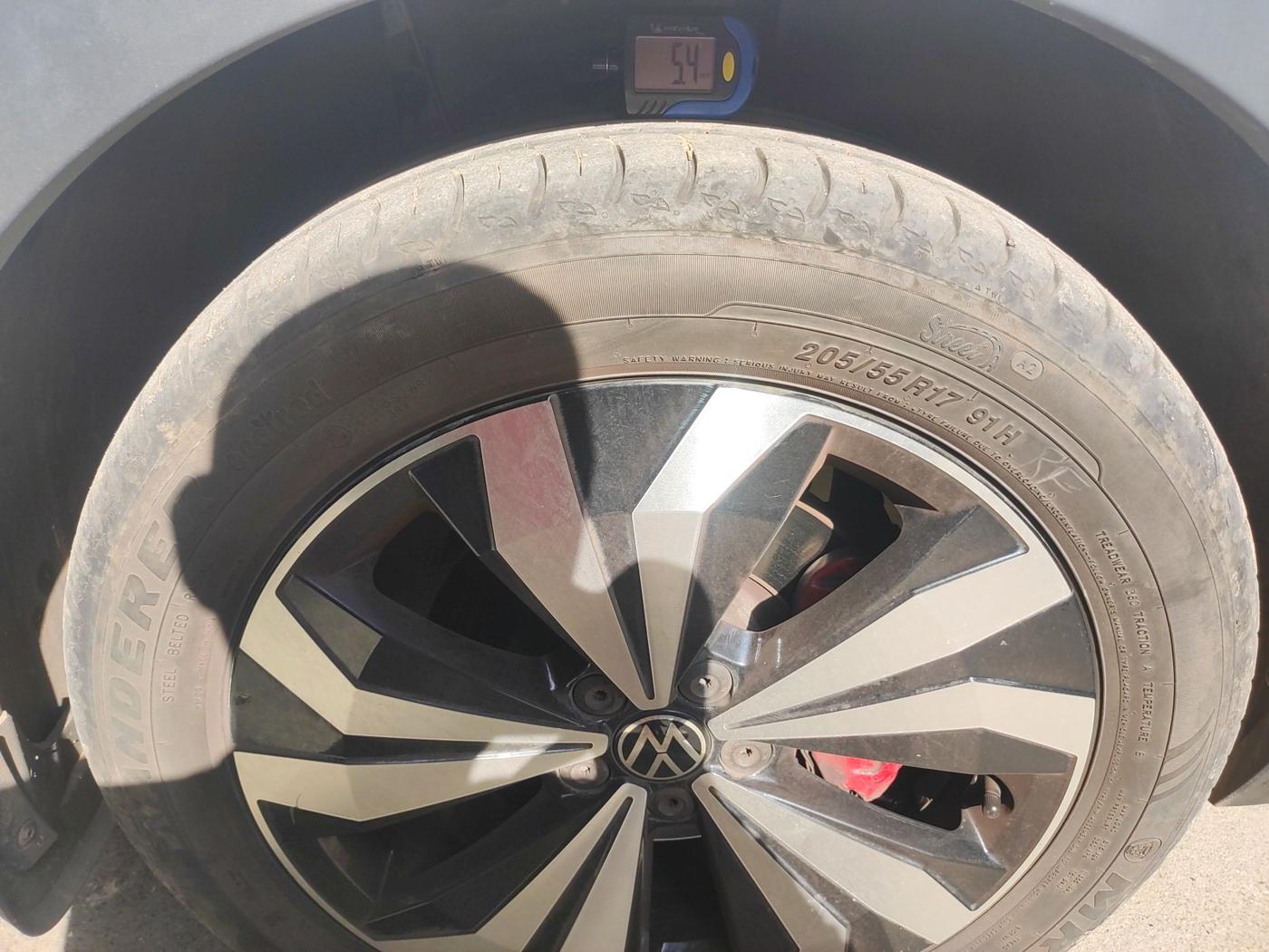 2023 Volkswagen TAIGUN GT PLUS 1.5 TSI DSG, Petrol, Automatic, 30,400 km, tyre
