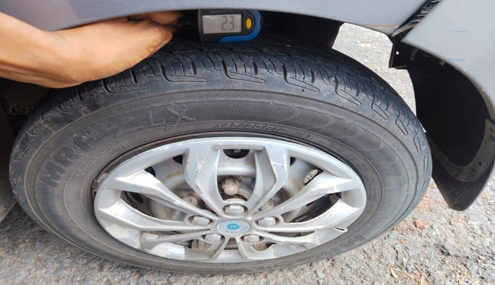 2014 Hyundai Eon ERA +, Petrol, Manual, 80,750 km, tyre