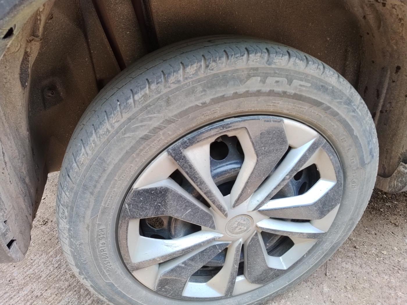 2018 Maruti Vitara Brezza VDI (O), Diesel, Manual, 71,514 km, tyre