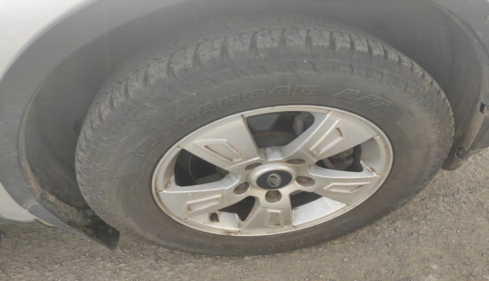 2012 Mahindra XUV500 W8, Diesel, Manual, 1,22,752 km, tyre