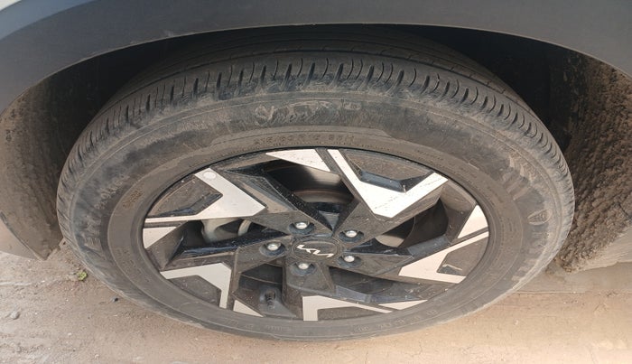 2024 KIA SONET GTX PLUS 1.5 DIESEL AT, Diesel, Automatic, 53,000 km, tyre