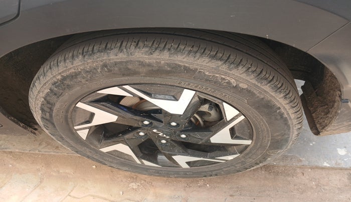 2024 KIA SONET GTX PLUS 1.5 DIESEL AT, Diesel, Automatic, 53,000 km, tyre