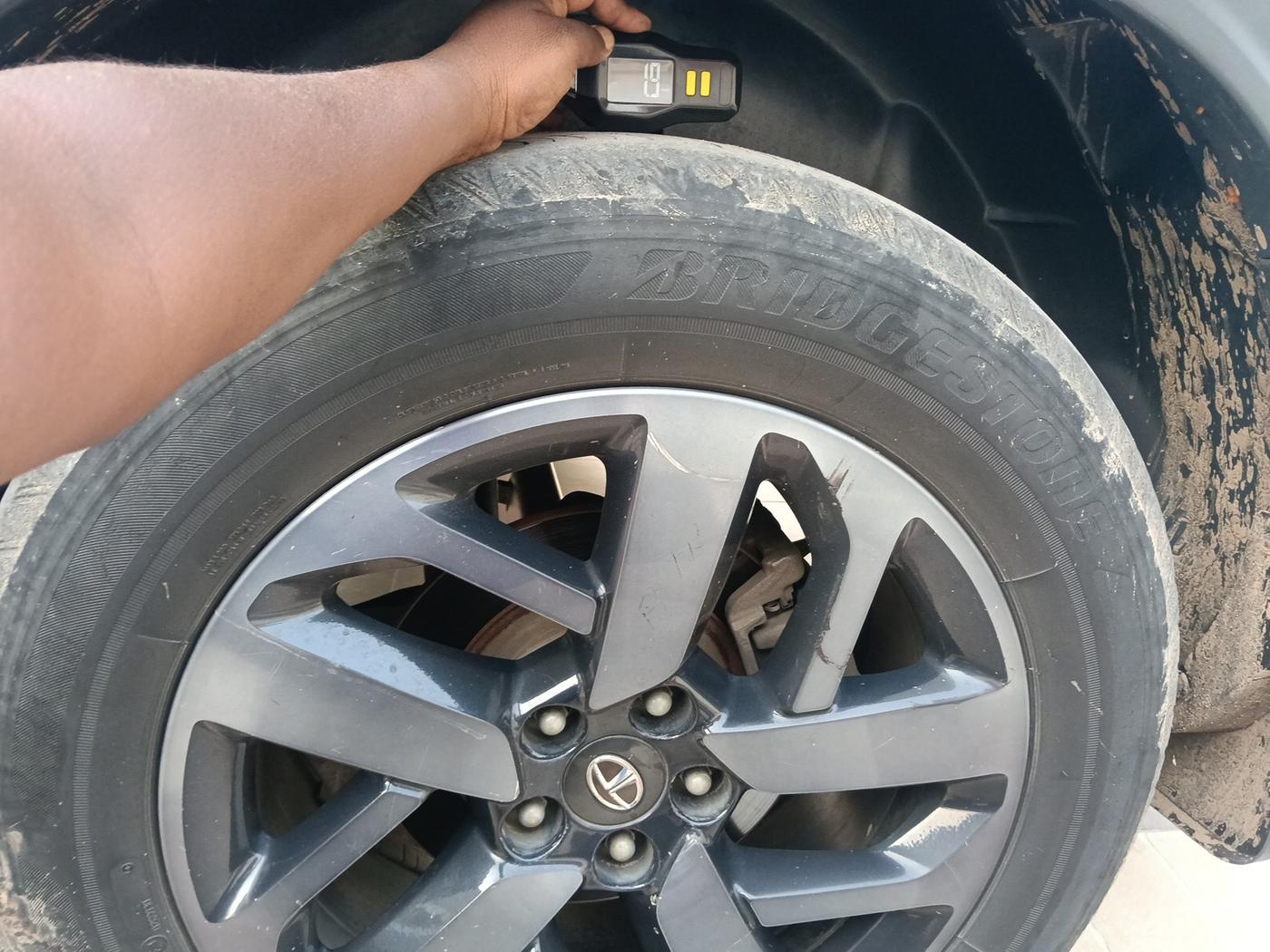 2022 Tata Safari XZA PLUS DARK EDITION, Diesel, Automatic, 73,930 km, tyre
