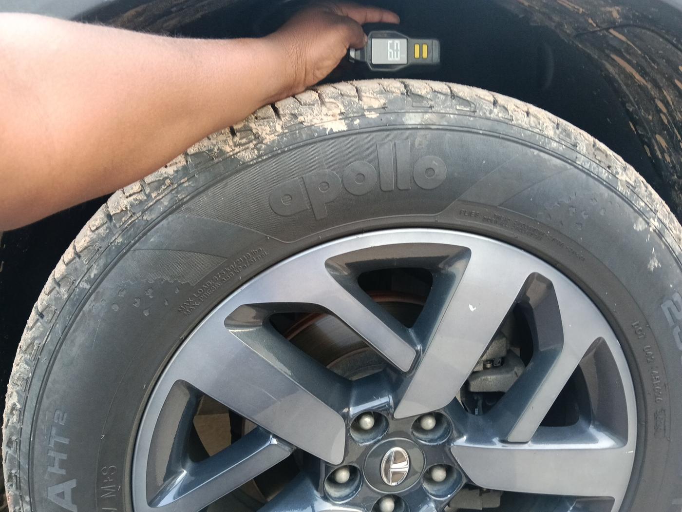 2022 Tata Safari XZA PLUS DARK EDITION, Diesel, Automatic, 73,930 km, tyre