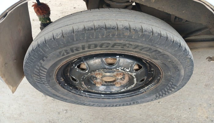 2012 Maruti Eeco 7 STR, Petrol, Manual, 1,48,964 km, tyre