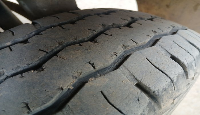 2012 Maruti Eeco 7 STR, Petrol, Manual, 1,48,964 km, tyre