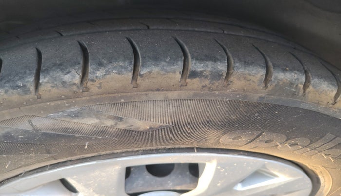 2015 Hyundai Grand i10 SPORTZ 1.1 CRDI, Diesel, Manual, 92,418 km, tyre