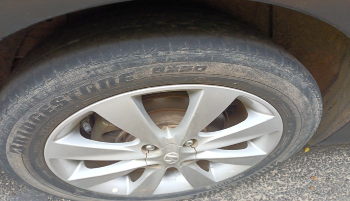 2013 Hyundai Verna FLUIDIC 1.6 CRDI SX, Diesel, Manual, 90,246 km, tyre