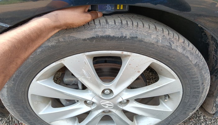 2012 Hyundai Verna FLUIDIC 1.6 VTVT SX OPT AT, Petrol, Automatic, 71,344 km, tyre