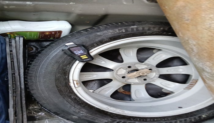 2012 Hyundai Verna FLUIDIC 1.6 VTVT SX OPT AT, Petrol, Automatic, 71,344 km, tyre